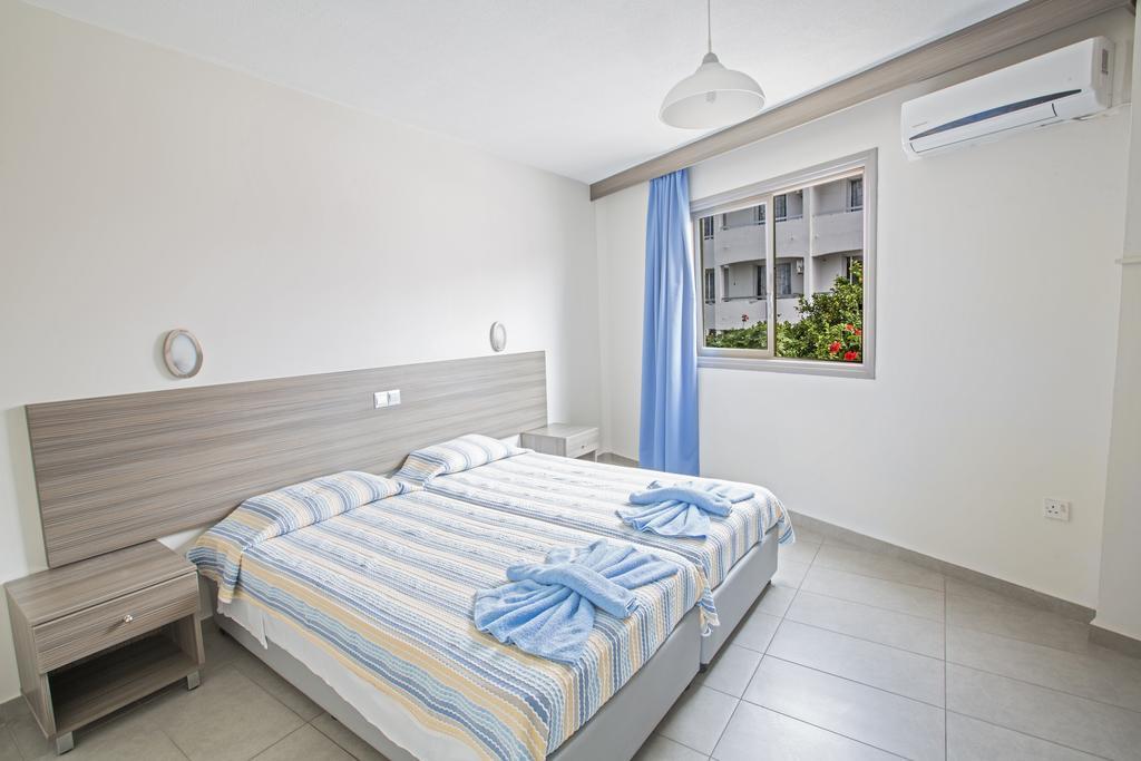 Merab Napa Suites Agia Napa Exterior foto