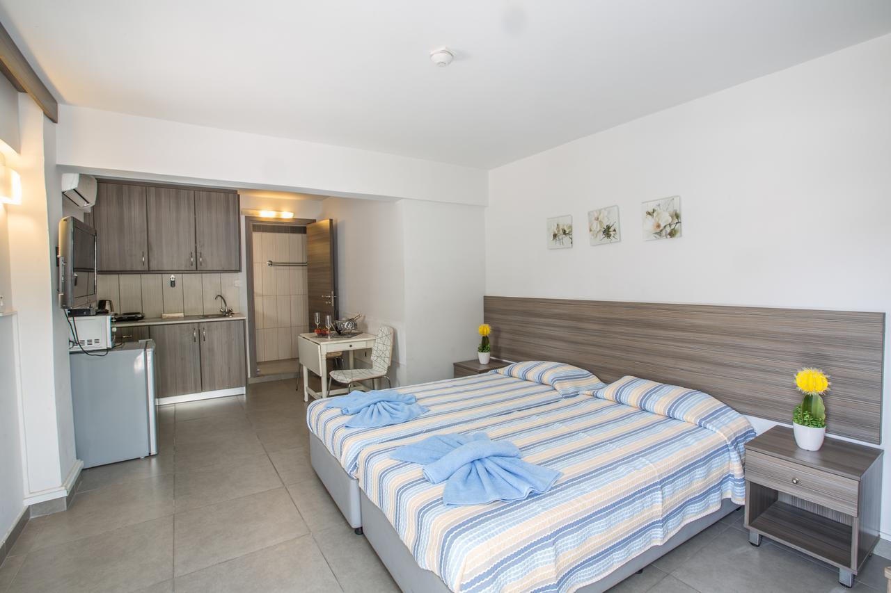 Merab Napa Suites Agia Napa Exterior foto